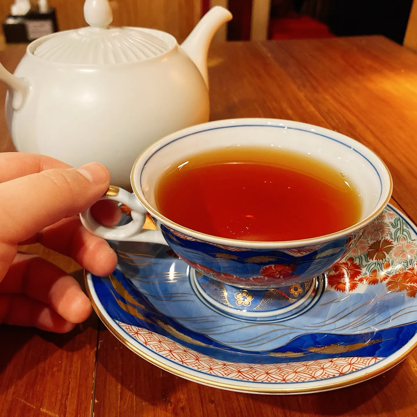 より心豊かなティータイムを楽しんで頂くべく、紅茶のティーカッ...